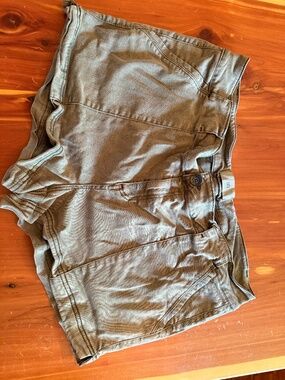 BKE by Buckle Olive 🫒 cargo shorts EUC